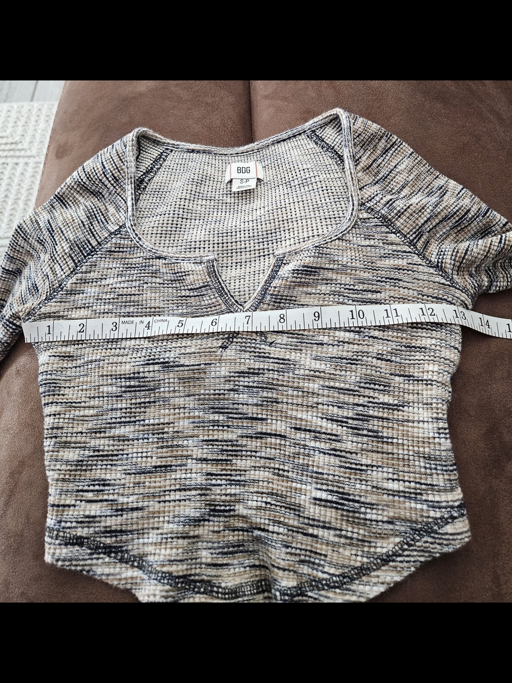 Urban Outfitters Ribbed Notched Crop Top Marled Beige Black Small Petite - Picture 11 of 16